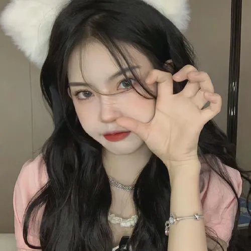 穿着旗袍的女孩